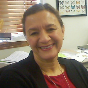 Dr. Sandra Alcaraz