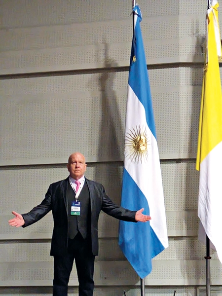 Don't cry for him, Argentina: On May 12,
Linares presented an update on the state of rodent control in New York City. On May 13, he presented ways to overcome severe German cockroach infestations in their accounts. PHOTO: ANDREJ BRANC