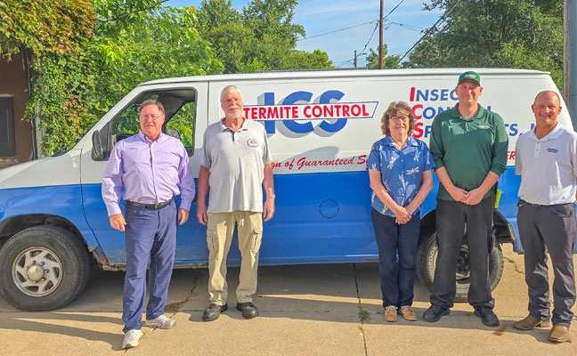 PHOTO: Plunkett, From left: Scott Steckel, Pete Verteiko, Leslie Parker, Mike Hamdorf (Plunkett’s
Supervisor), and Jaime Phelps (Plunkett’s Regional Manager)