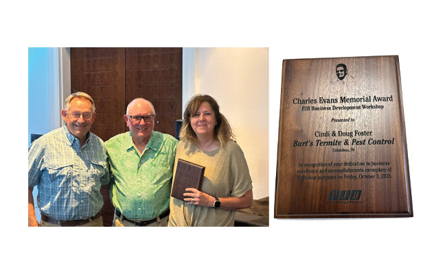 Doug Foster accepts the Charles Evans Memorial Award. IMAGE: DOUG FOSTER