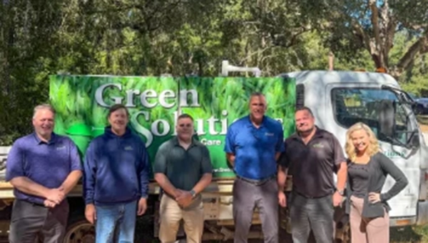 Scott Knapp, Rockit,
Max Ayers, Green,
Michael Corsini, Green,
John Moreschi, Rockit,
Tim Anderson and Alexa Johnson, Green IMAGE: ROCKIT PEST