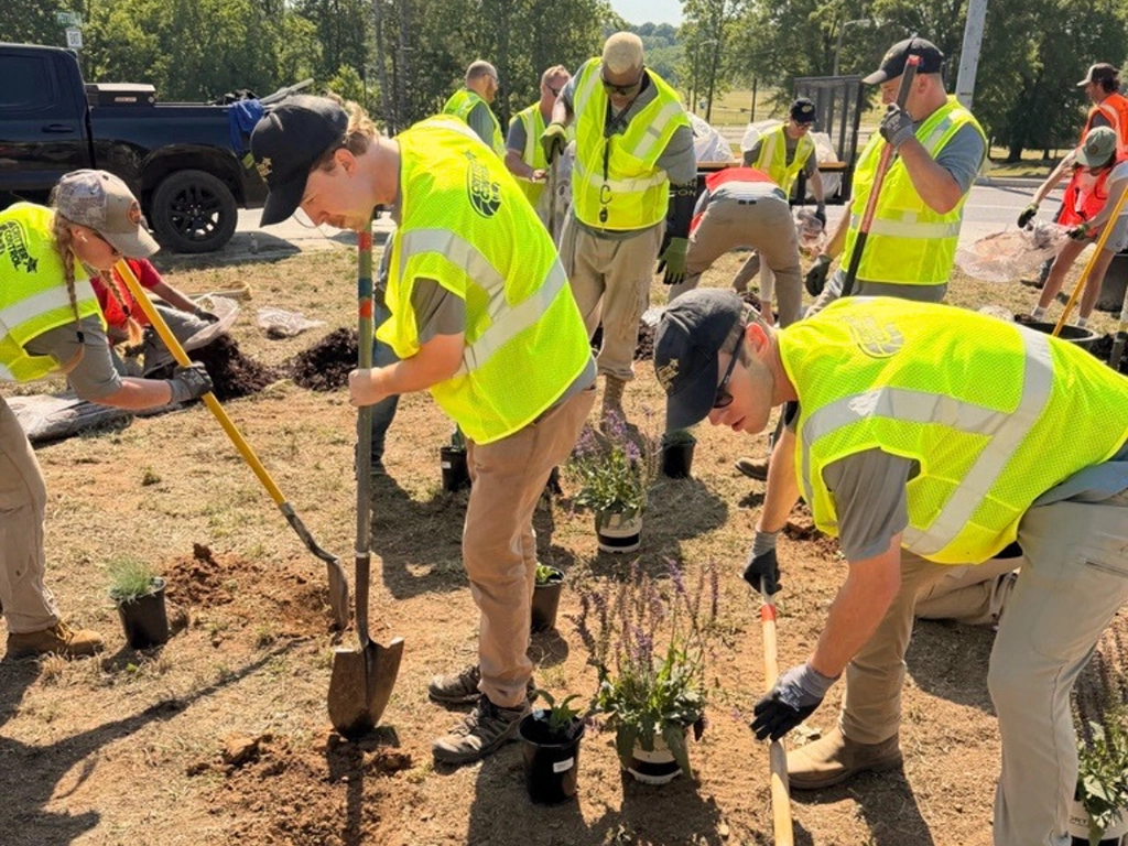 Critter Control volunteers completing a Keep America Beautiful service project. IMAGE: CRITTER CONTROL