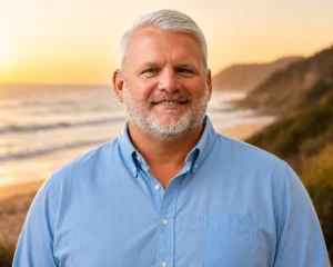 Lee Thompson headshot